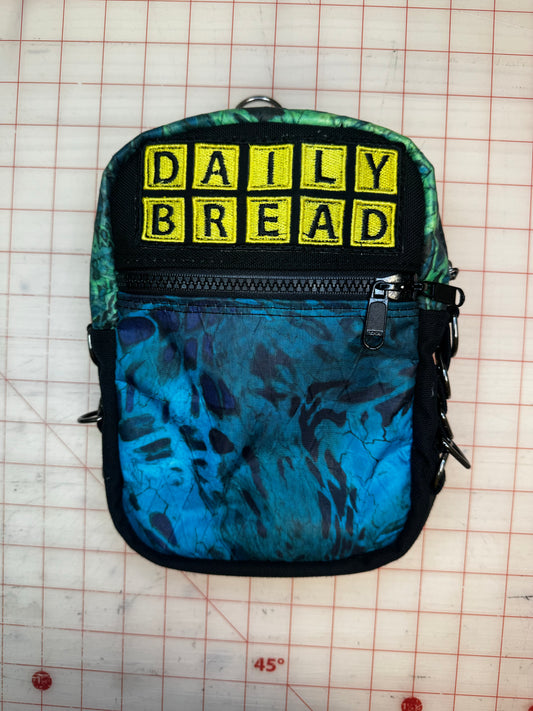 Daily Bread shoulder bag with extra D-rings.